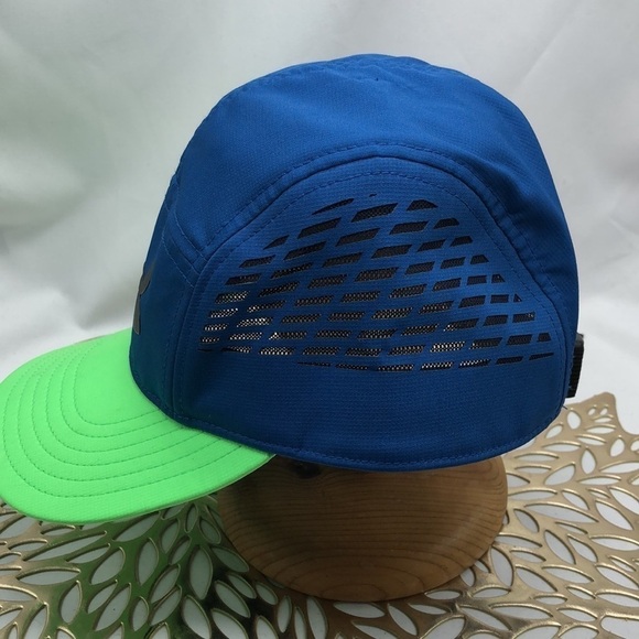 Unisex Men’s or Women Under Armour Two Tone Vented Ball Cap - Picture 3 of 8